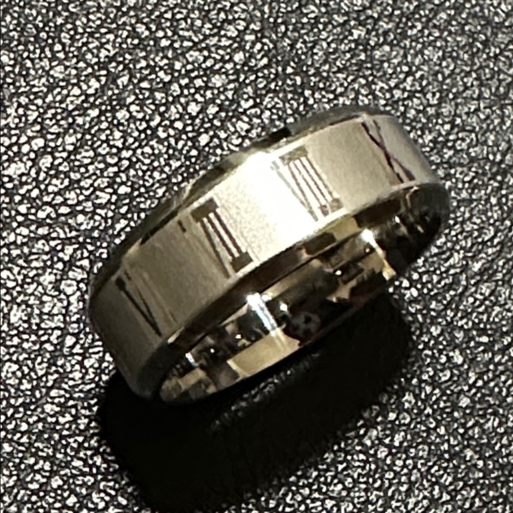 Brushed Silver-Tone Polished Beveled Edge Roman Numerals Unisex Ring